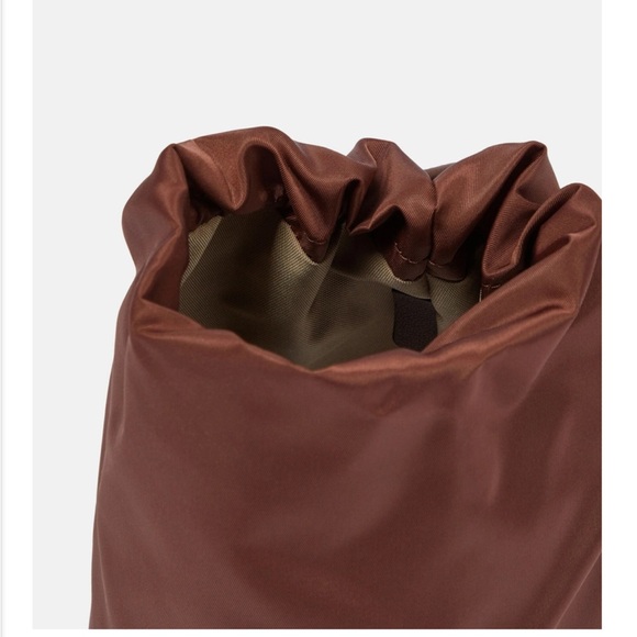 The Row Sporty Pouch - Picture 5 of 11